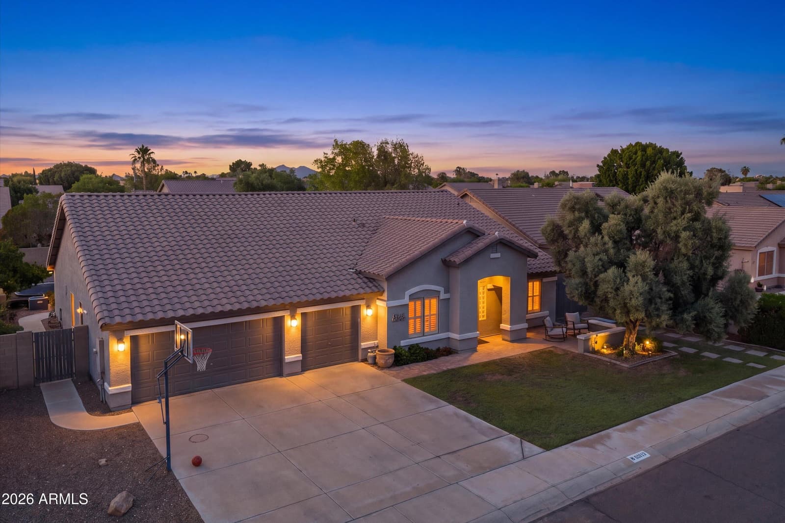 8534 W 8534 W Melinda Lane, Peoria, AZ 85382 — photo 3 of 71