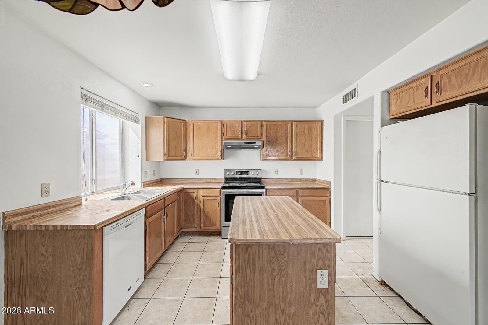 7581 W Kerry Lane, Glendale, AZ 85308 — photo 11 of 44