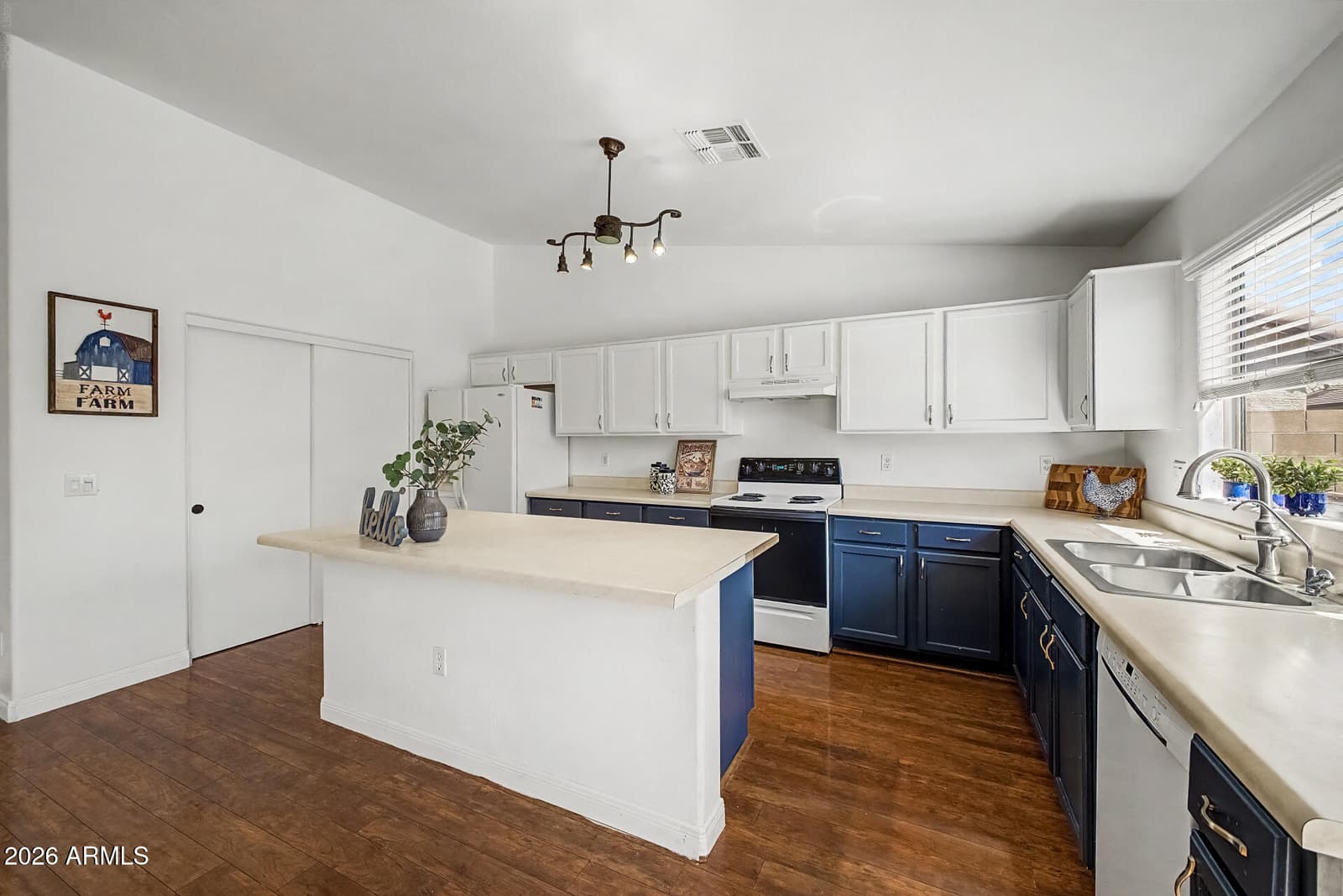 10521 W Virginia Avenue, Avondale, AZ 85392 — photo 10 of 27