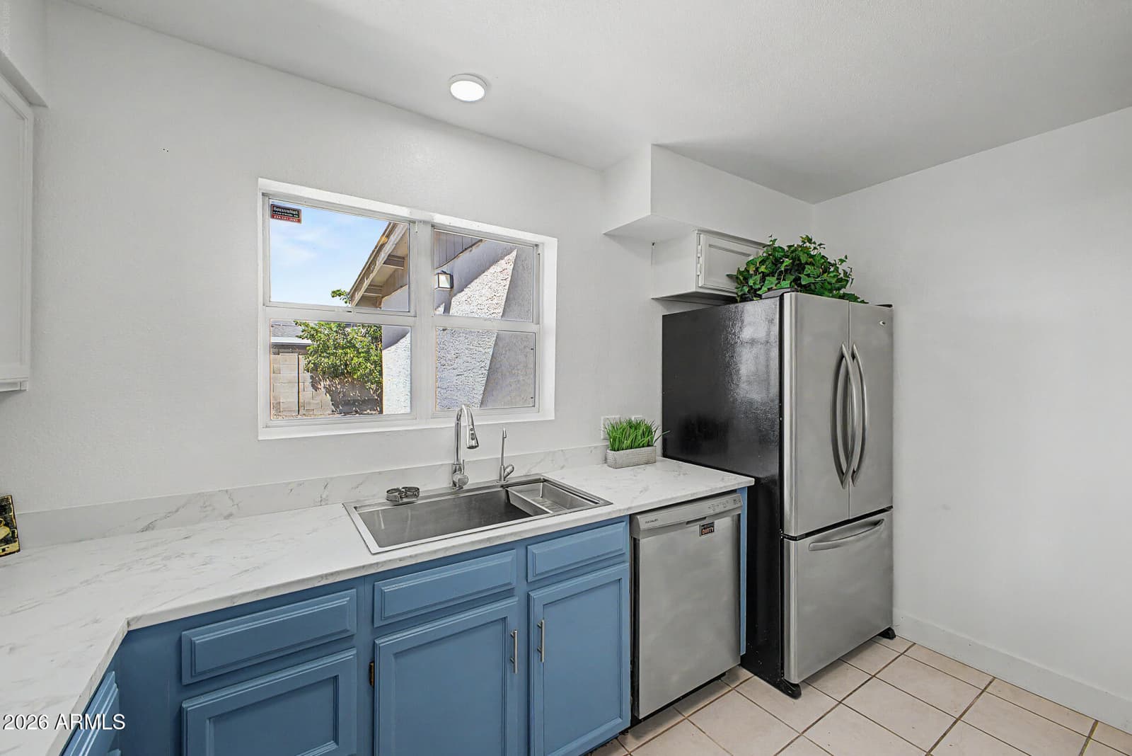 2816 W Villa Maria Drive, Phoenix, AZ 85053 — photo 14 of 62