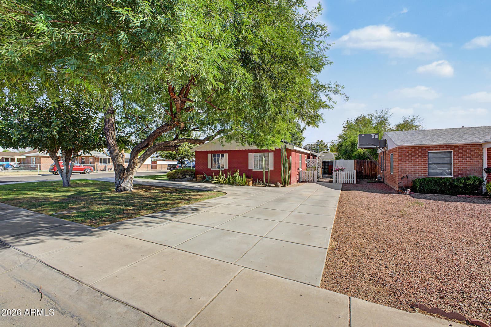 7420 N 58th Drive, Glendale, AZ 85301 — photo 4 of 22