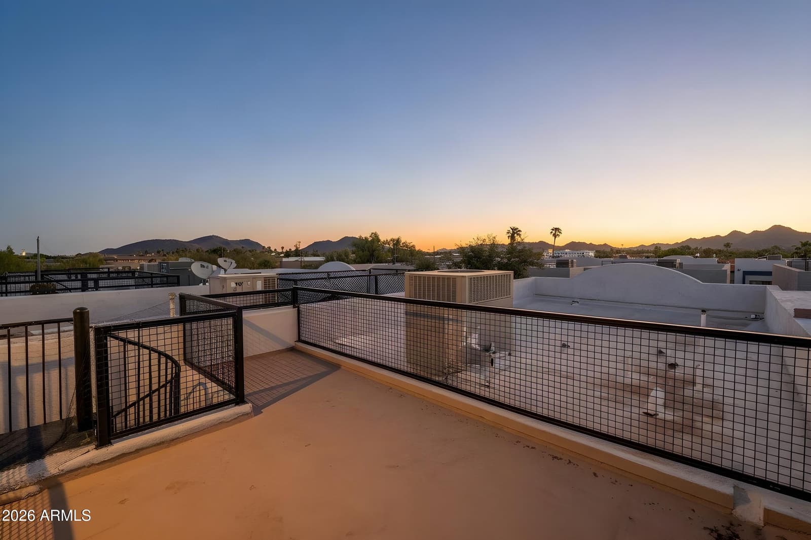 7841 N 21st Avenue, Phoenix, AZ 85021 — photo 4 of 46