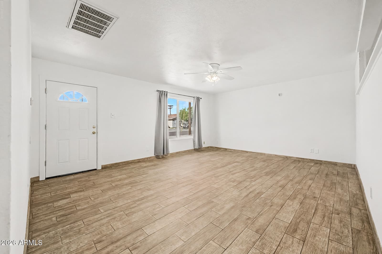 5509 W Avalon Drive, Phoenix, AZ 85031 — photo 4 of 40