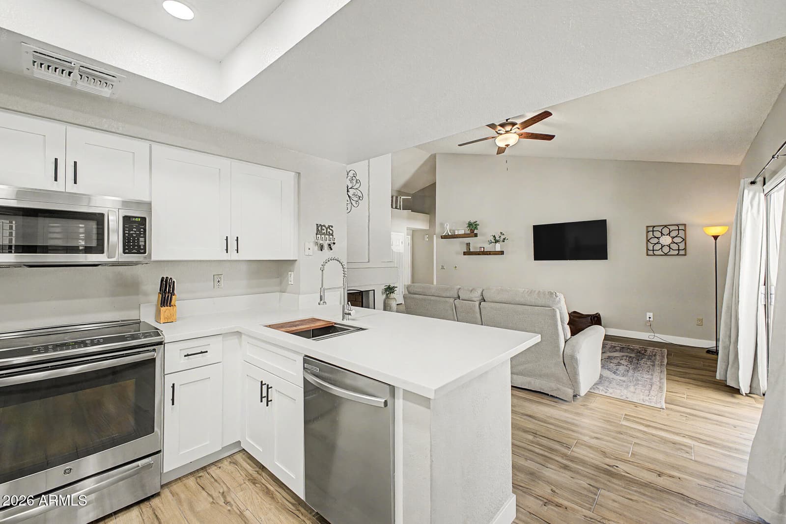 801 E Braeburn Drive, Phoenix, AZ 85022 — photo 13 of 43