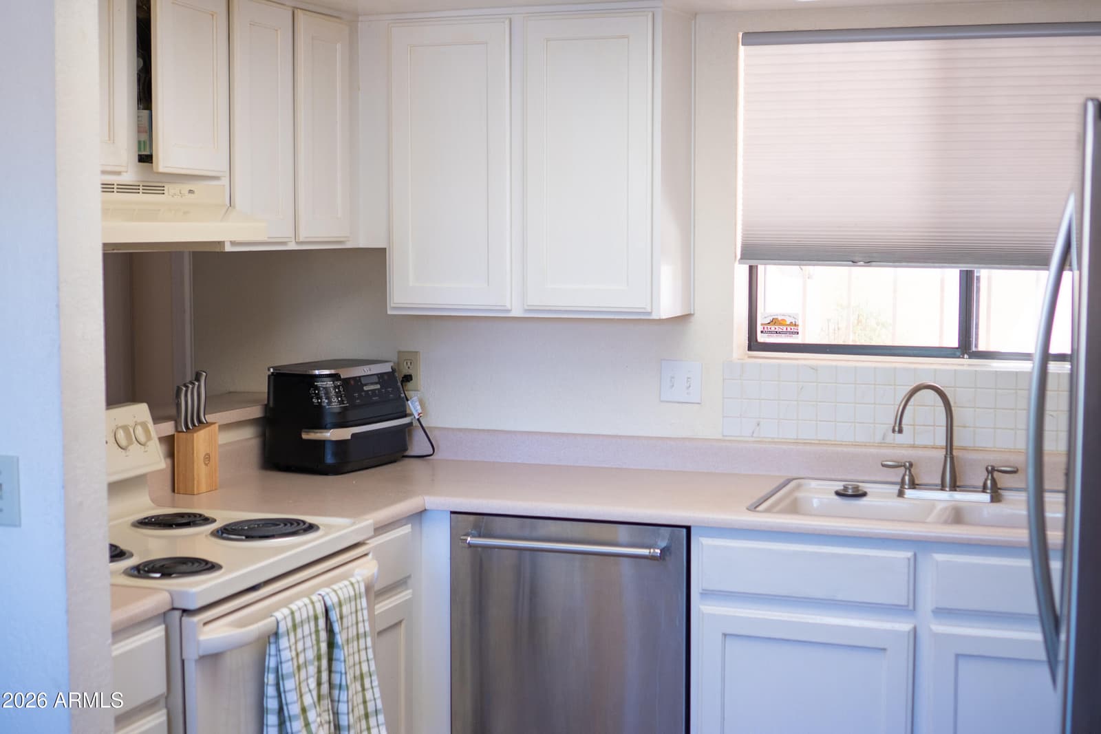 2918 W Christy Drive, Phoenix, AZ 85029 — photo 1 of 9
