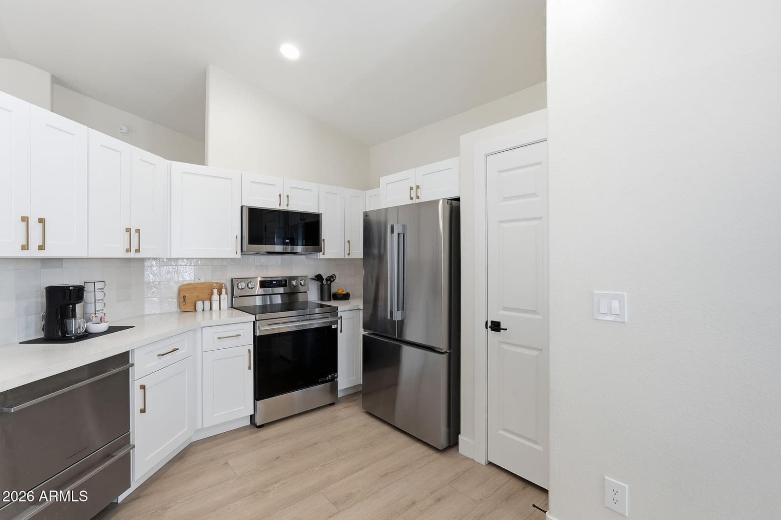 506 W Amoroso Drive, Gilbert, AZ 85233 — photo 10 of 24