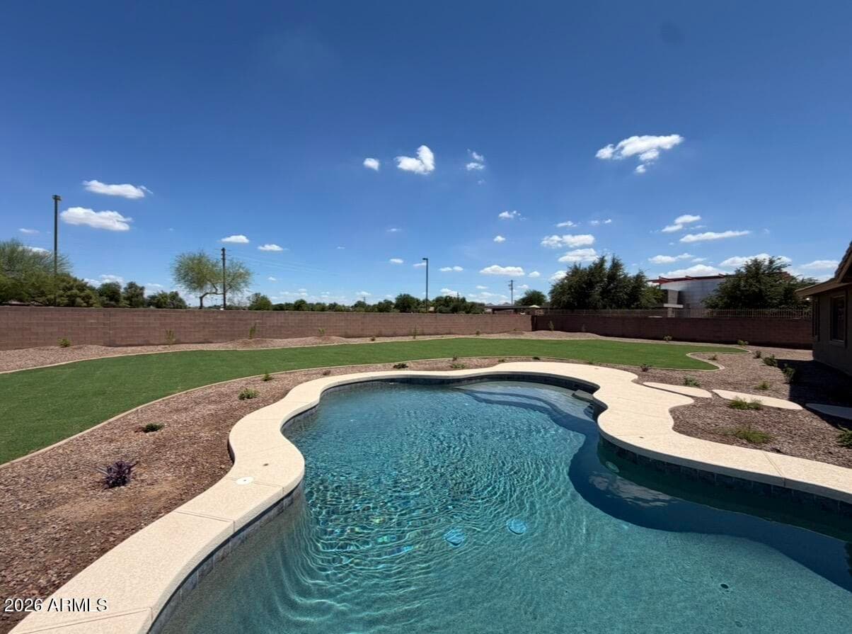 6361 S Sky Court, Gilbert, AZ 85298 — photo 2 of 3
