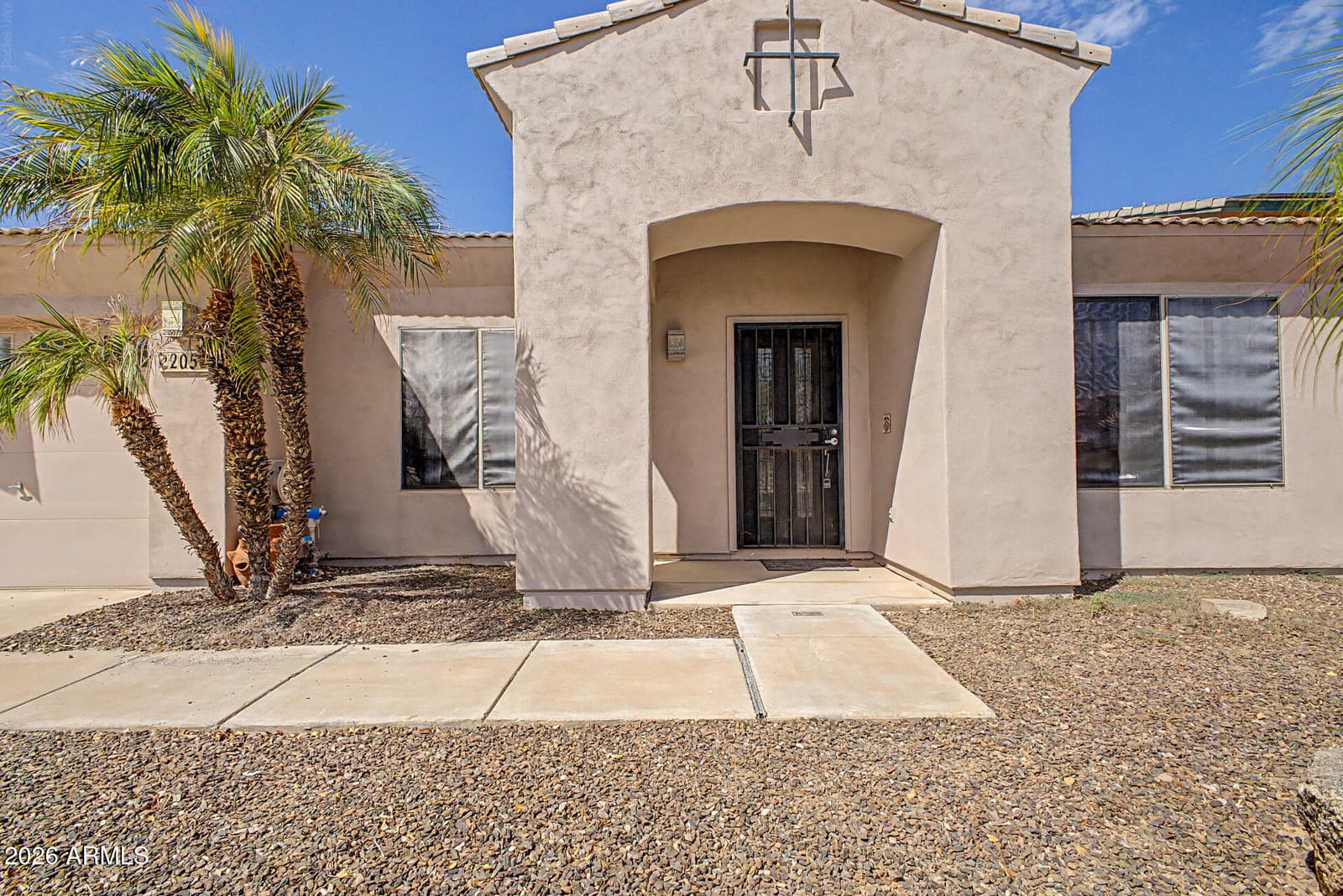2050 S Portland Avenue, Gilbert, AZ 85295 — photo 4 of 37