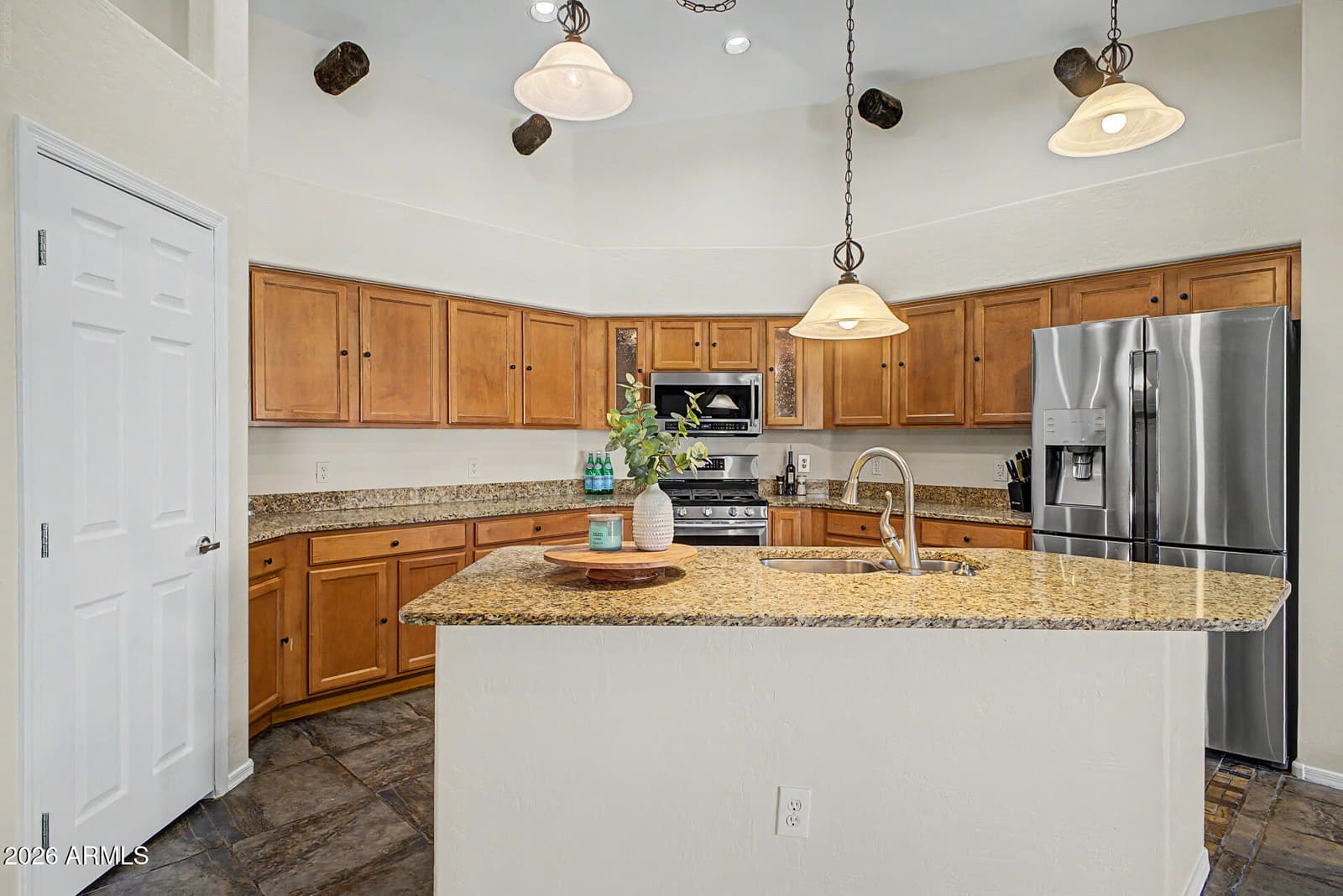2050 S Portland Avenue, Gilbert, AZ 85295 — photo 15 of 37