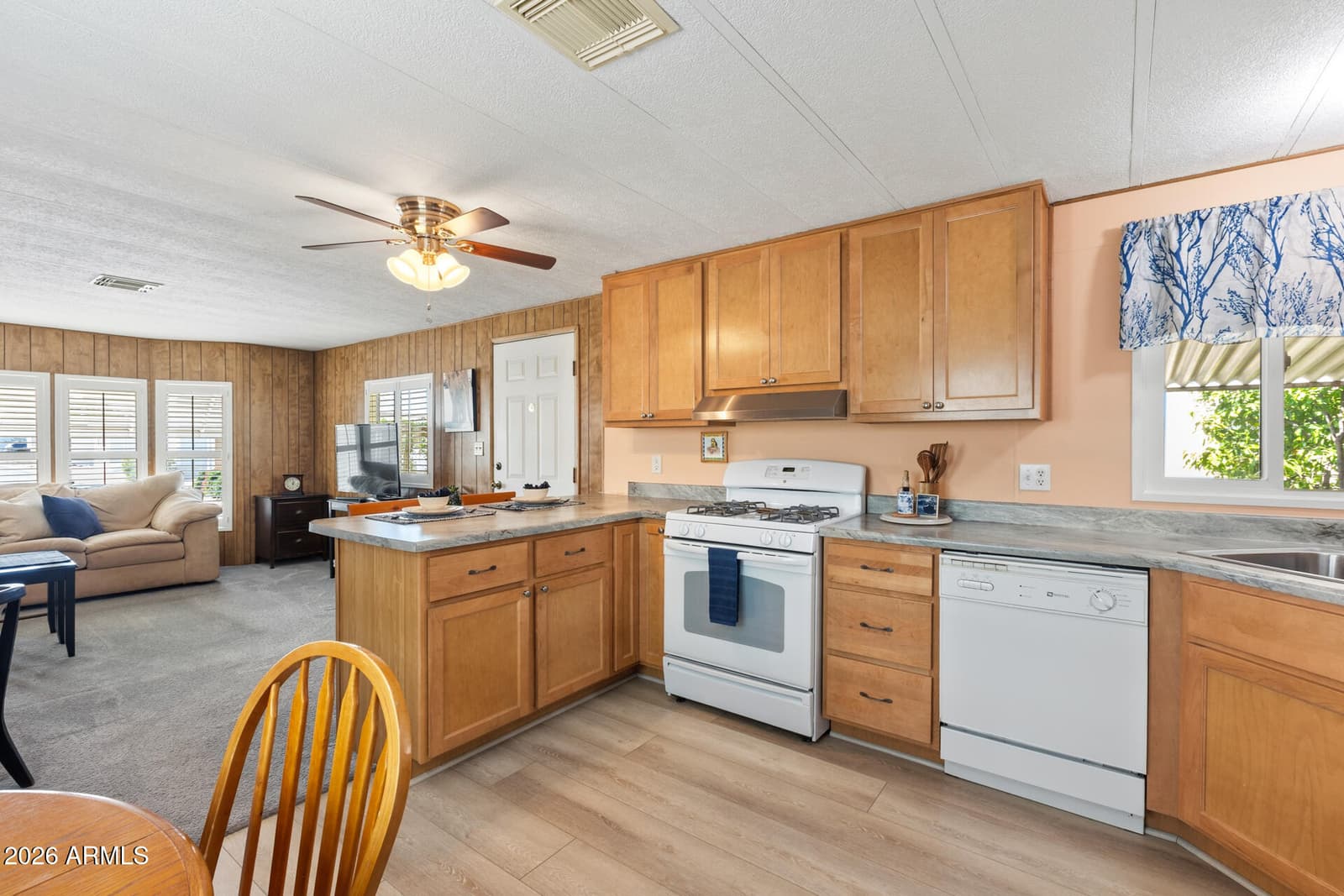 2523 E Contention Mine Road 21, Phoenix, AZ 85032 — photo 9 of 18