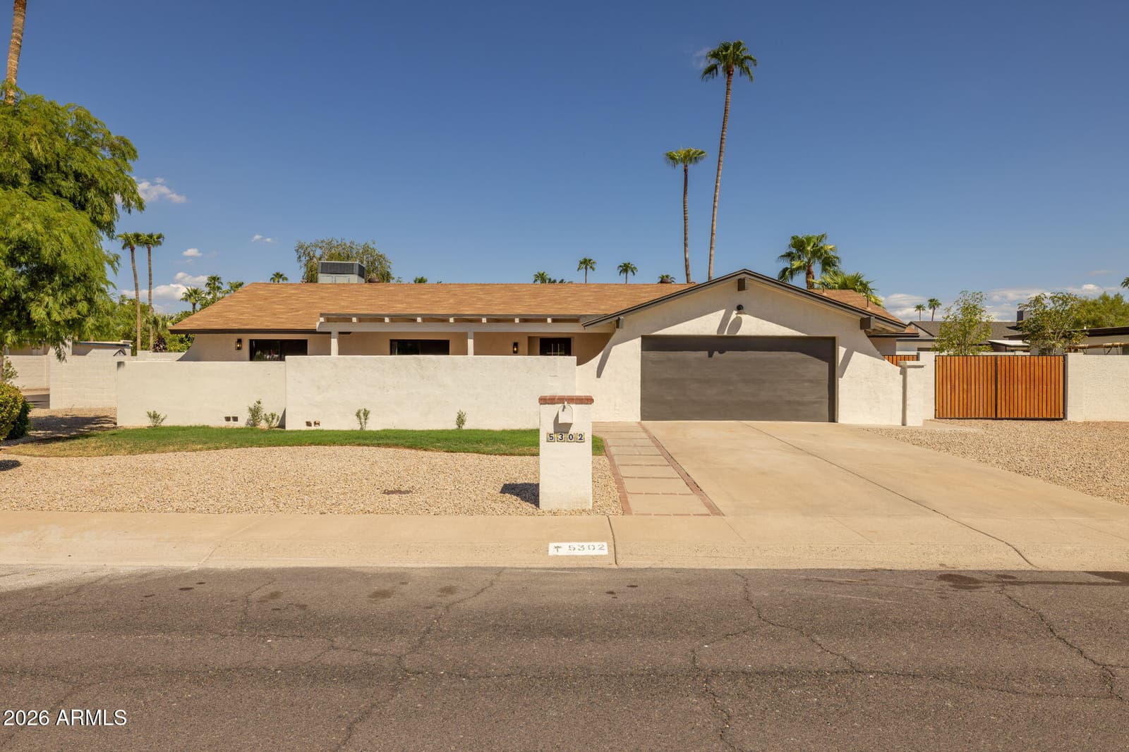5302 E Evans Drive, Scottsdale, AZ 85254 — photo 2 of 58