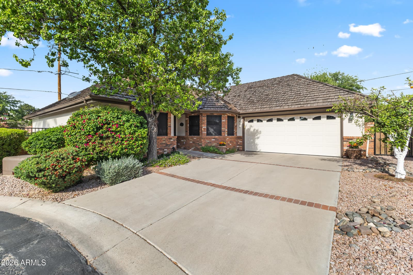 610 W Glenn Drive, Phoenix, AZ 85021 — photo 1 of 35