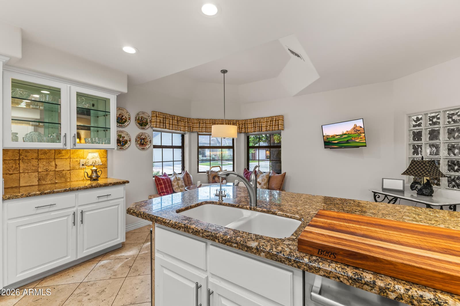 610 W Glenn Drive, Phoenix, AZ 85021 — photo 10 of 35