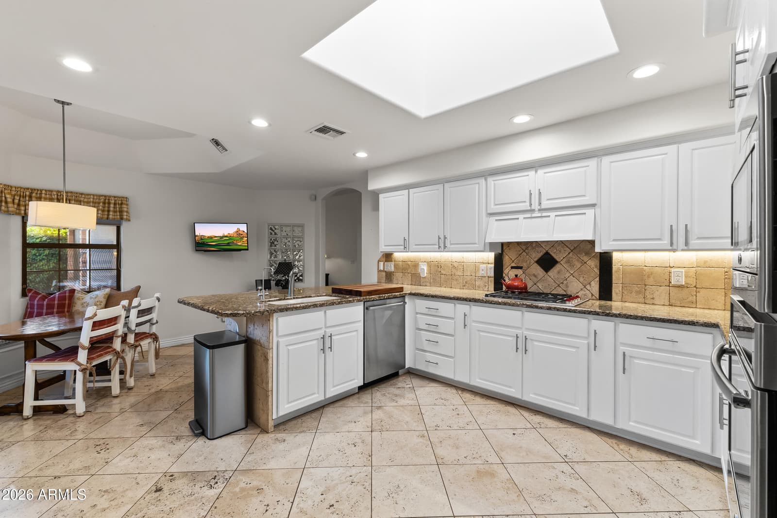 610 W Glenn Drive, Phoenix, AZ 85021 — photo 11 of 35