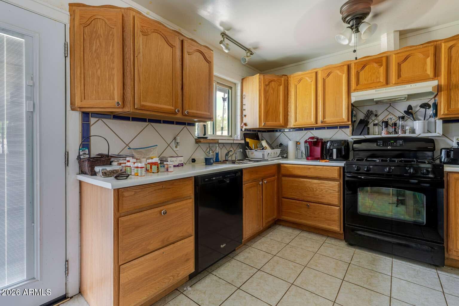 1720 W Palo Verde Drive, Wickenburg, AZ 85390 — photo 8 of 27