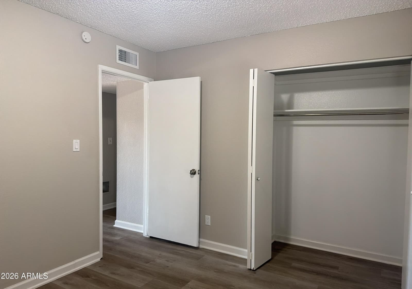 8334 N 57th Drive, Glendale, AZ 85302 — photo 6 of 7