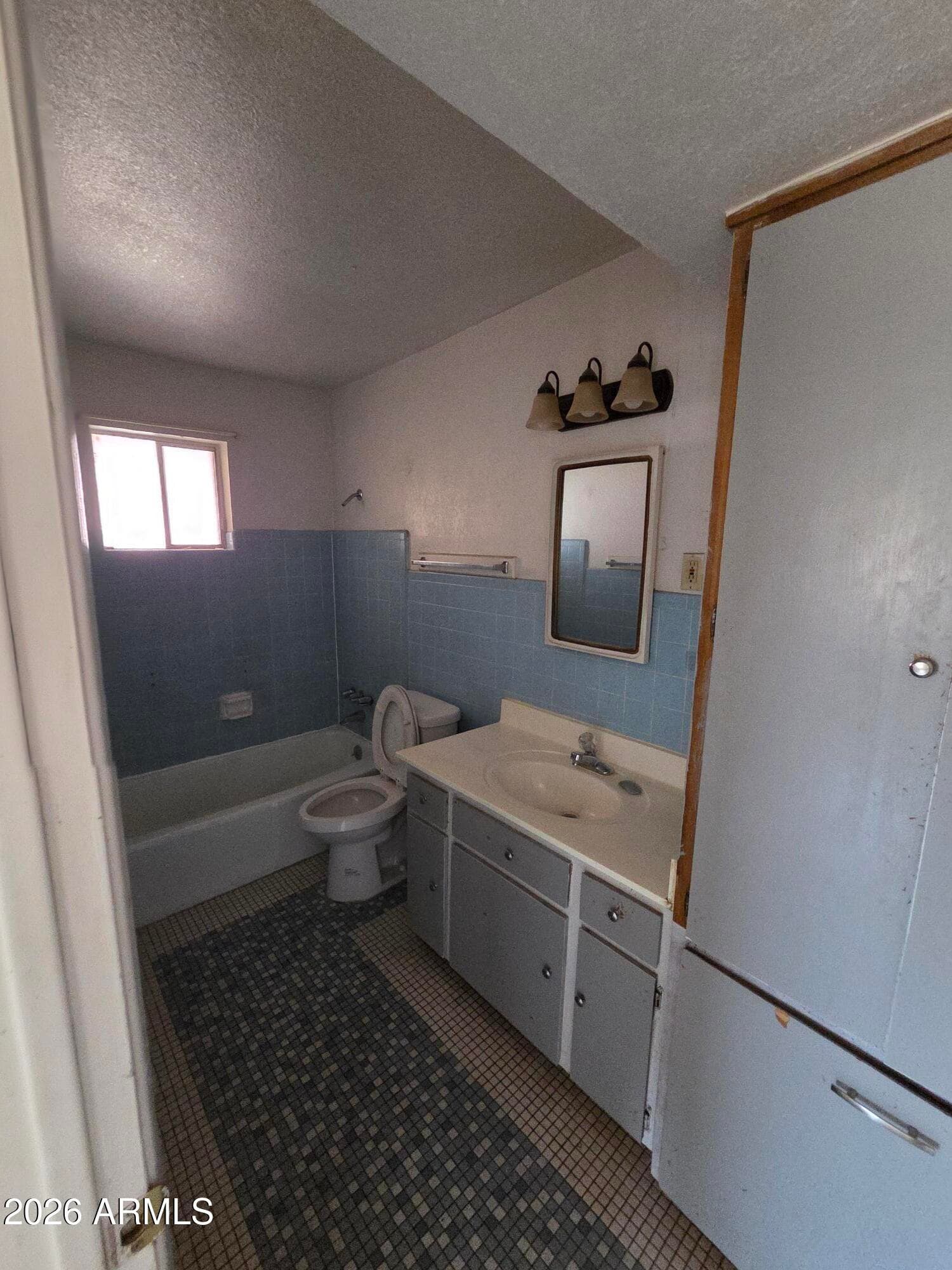 309 W Desert Drive, Phoenix, AZ 85041 — photo 7 of 11