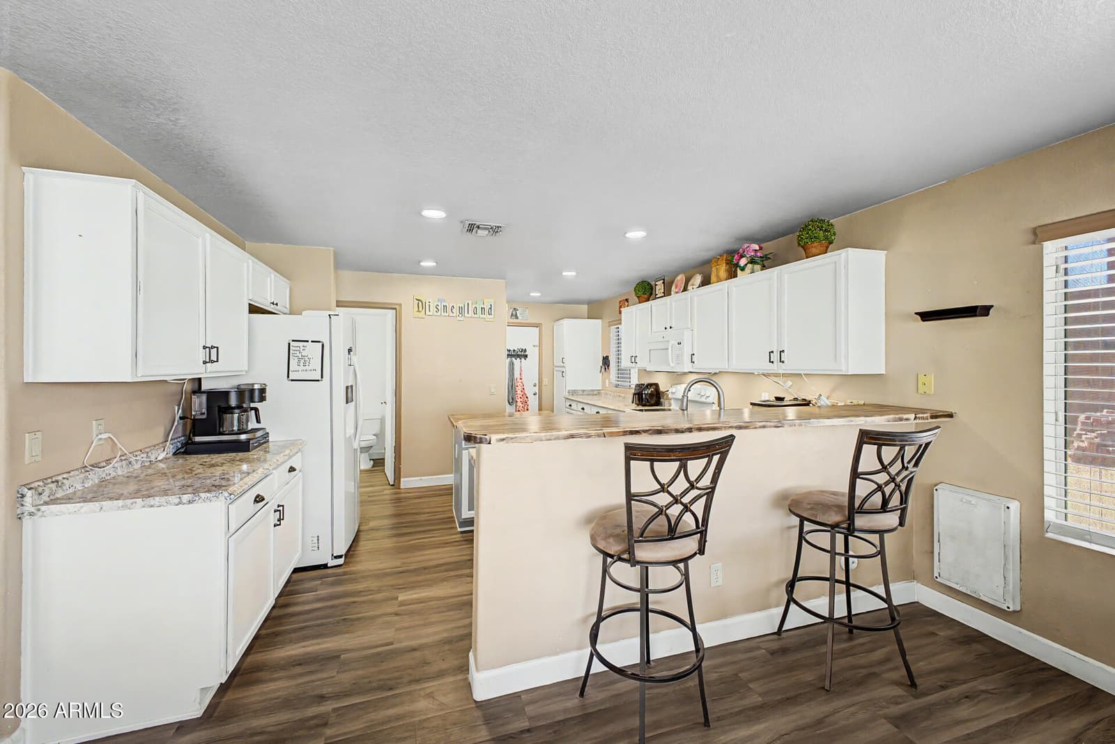 7427 W Hill Lane, Glendale, AZ 85310 — photo 9 of 31