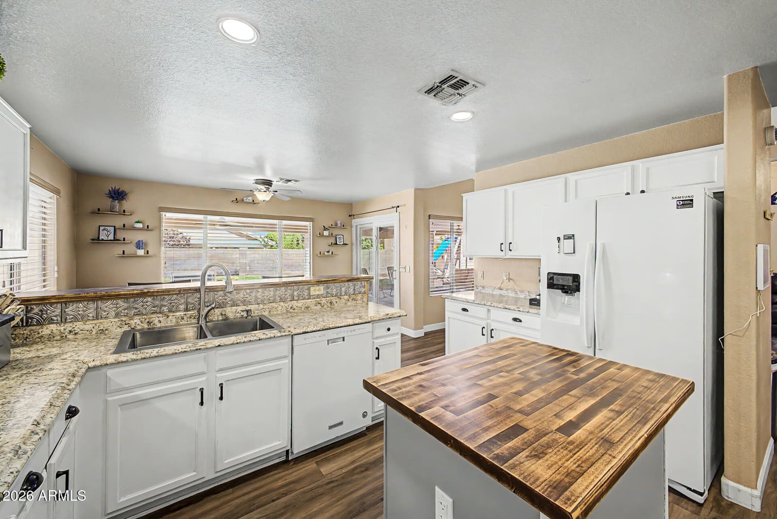 7427 W Hill Lane, Glendale, AZ 85310 — photo 13 of 31