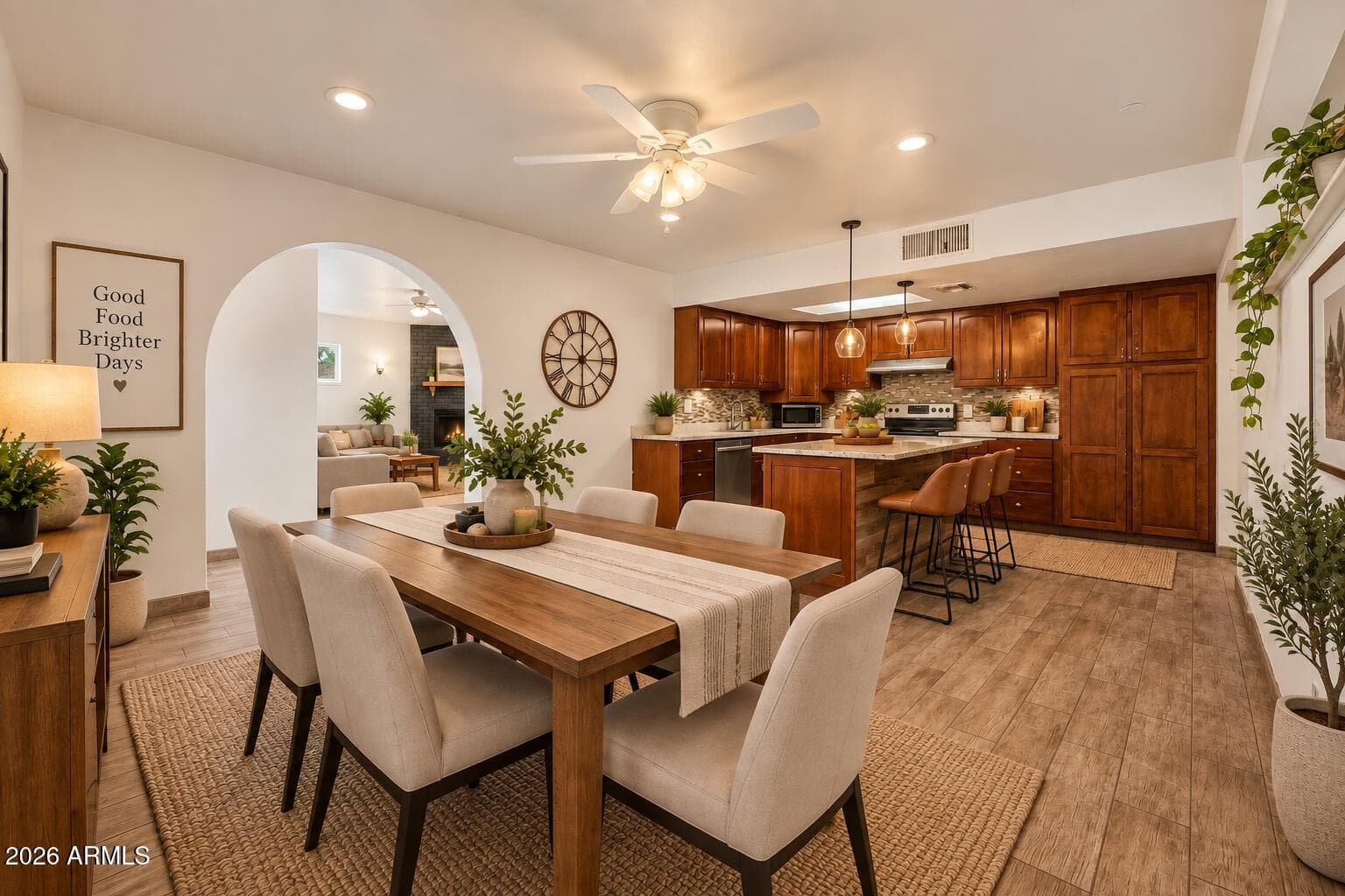 5509 W Avalon Drive, Phoenix, AZ 85031 — photo 8 of 40