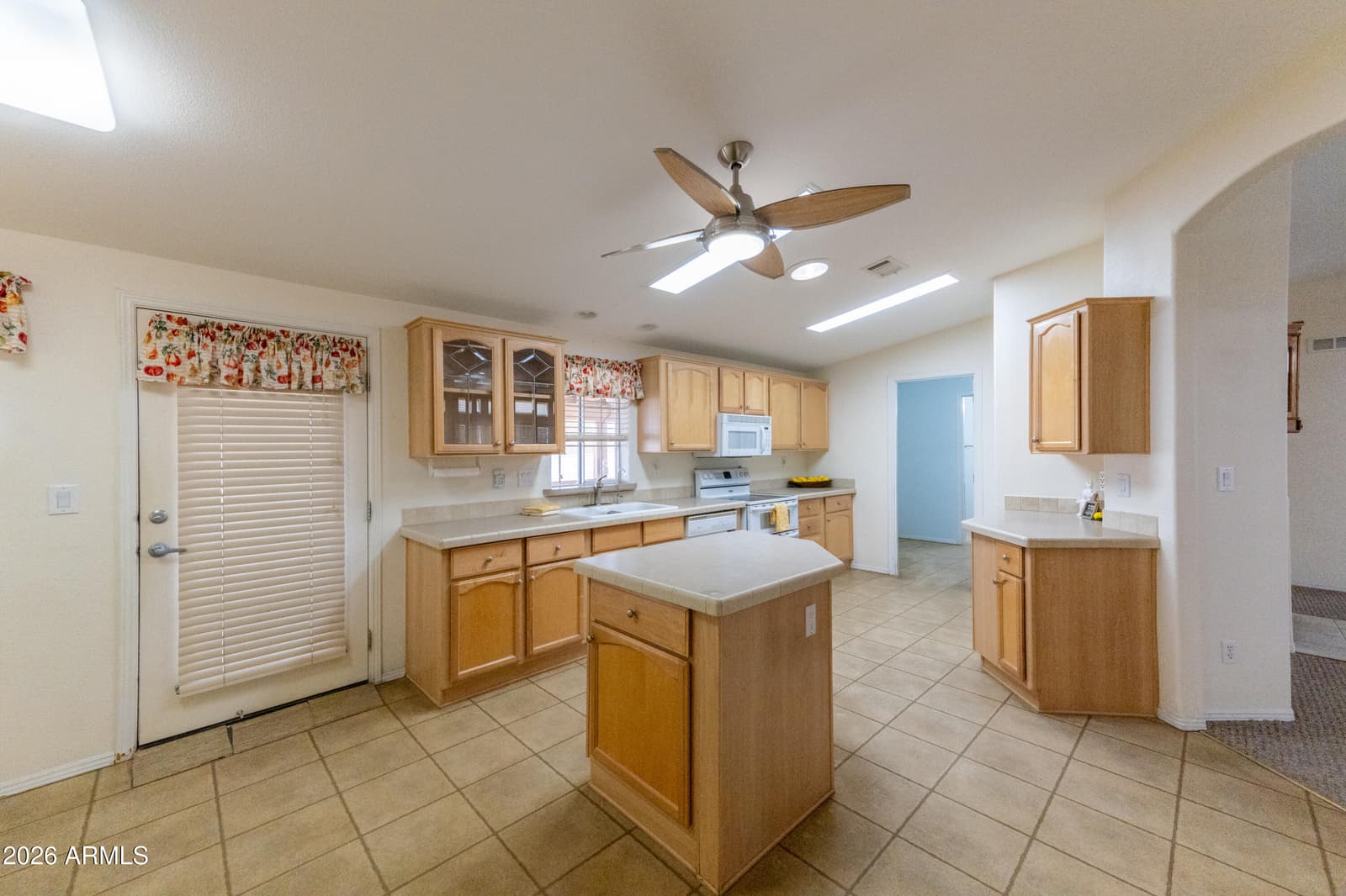 10037 E Twin Spurs Lane, Florence, AZ 85132 — photo 6 of 48