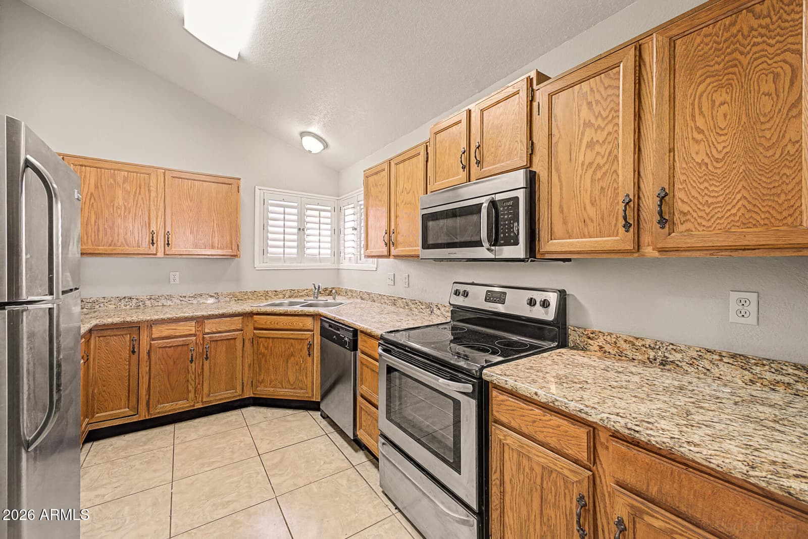 406 E Taro Lane, Phoenix, AZ 85024 — photo 10 of 29