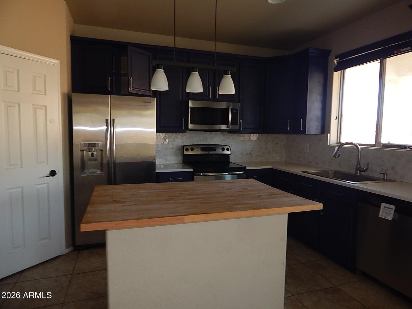 10034 W Hammond Lane, Tolleson, AZ 85353 — photo 4 of 16