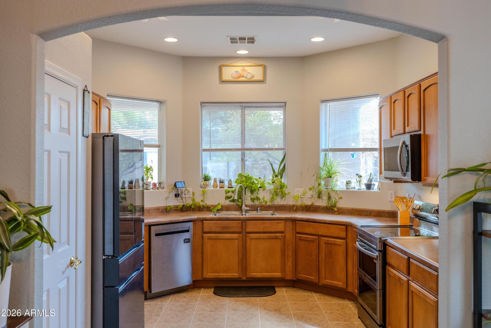 6512 S 5th Way, Phoenix, AZ 85042 — photo 11 of 56
