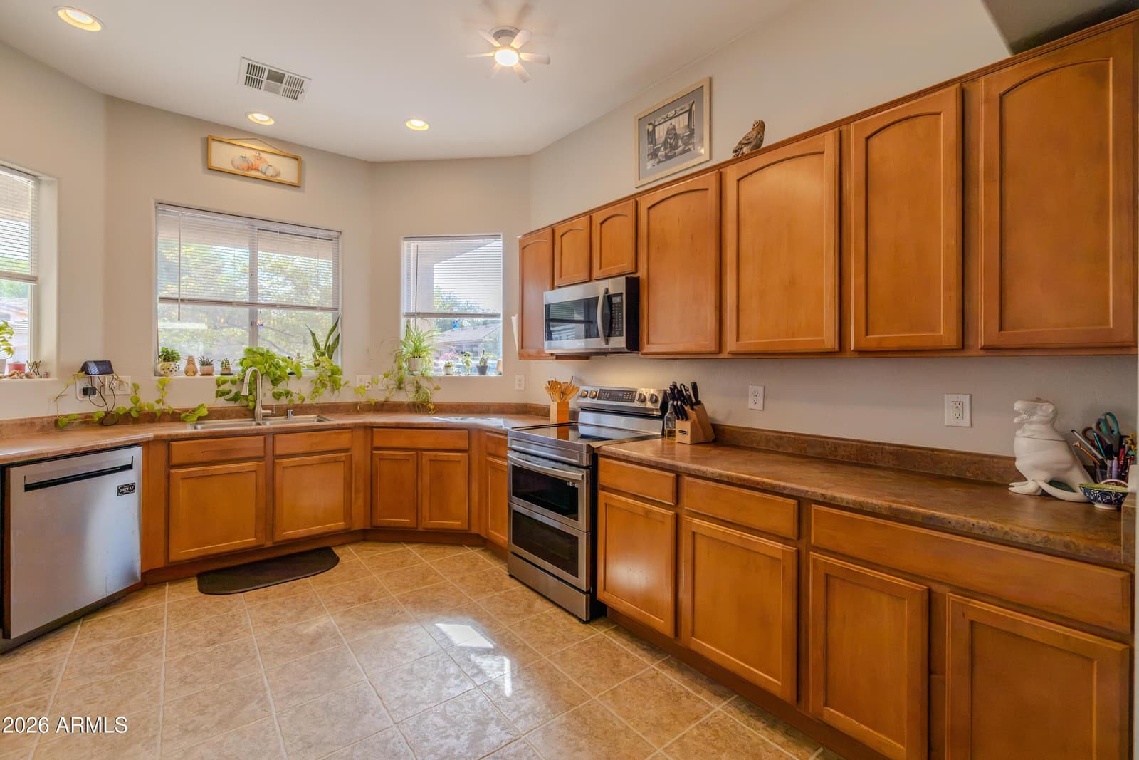 6512 S 5th Way, Phoenix, AZ 85042 — photo 12 of 56