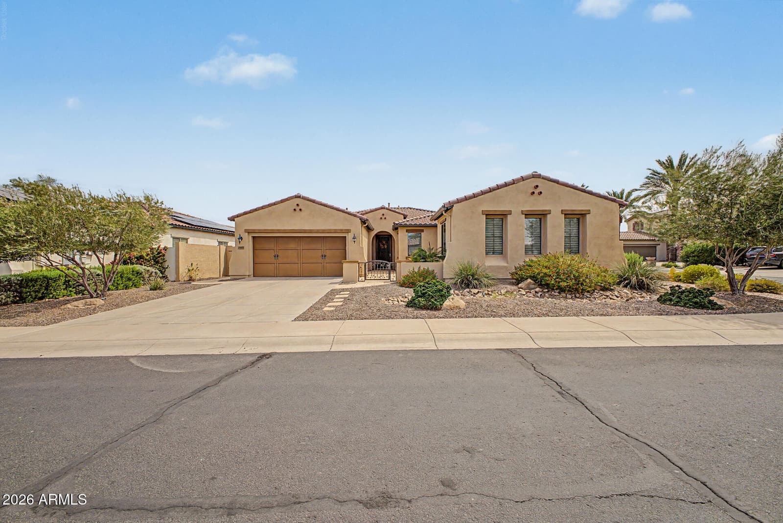 6587 S Martingale Road, Gilbert, AZ 85298 — photo 3 of 57