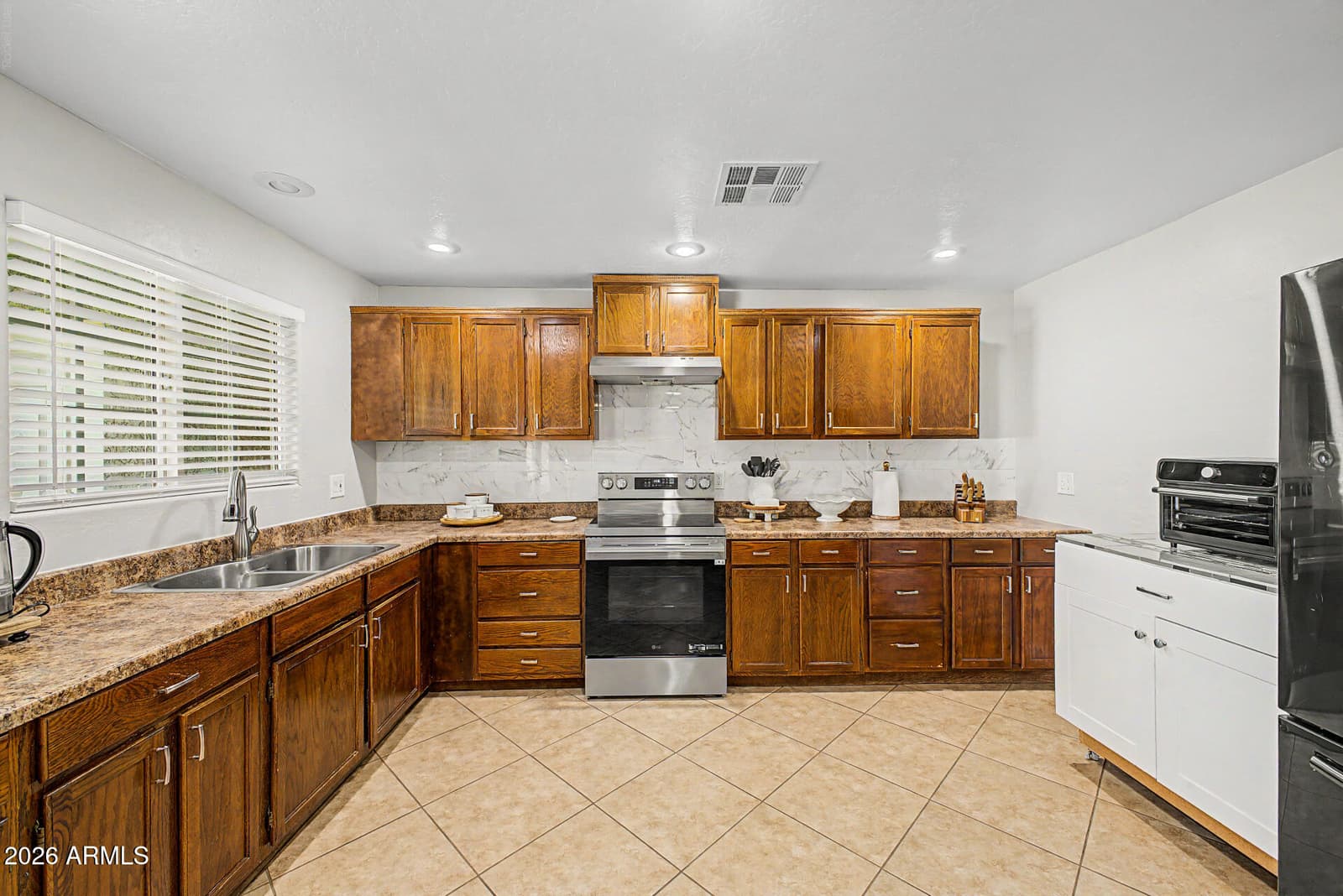 6228 W Pierson Street, Phoenix, AZ 85033 — photo 9 of 30