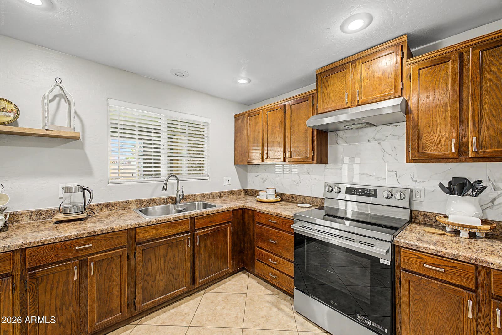 6228 W Pierson Street, Phoenix, AZ 85033 — photo 10 of 30