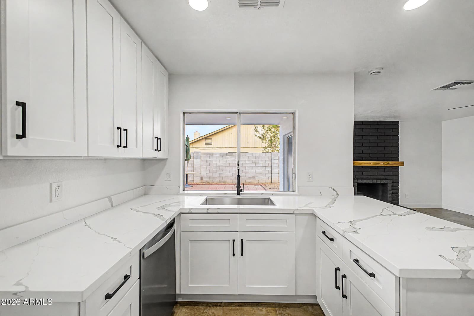 2910 W Sandra Terrace, Phoenix, AZ 85053 — photo 15 of 38