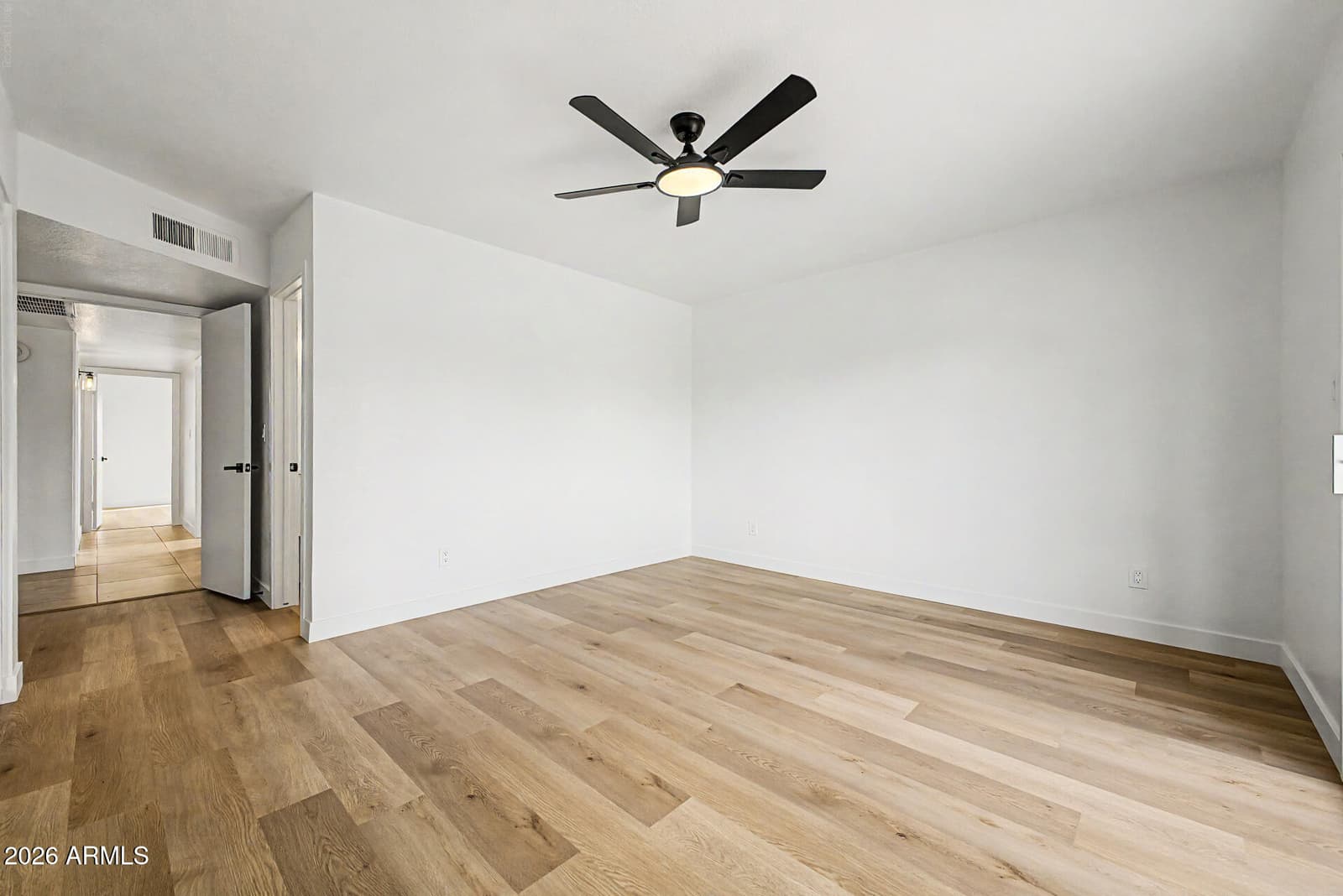 2910 W Sandra Terrace, Phoenix, AZ 85053 — photo 18 of 38