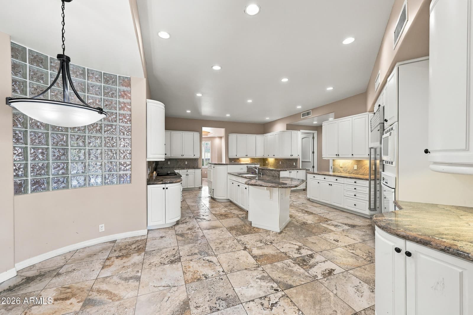 5881 W Del Lago Circle, Glendale, AZ 85308 — photo 11 of 68