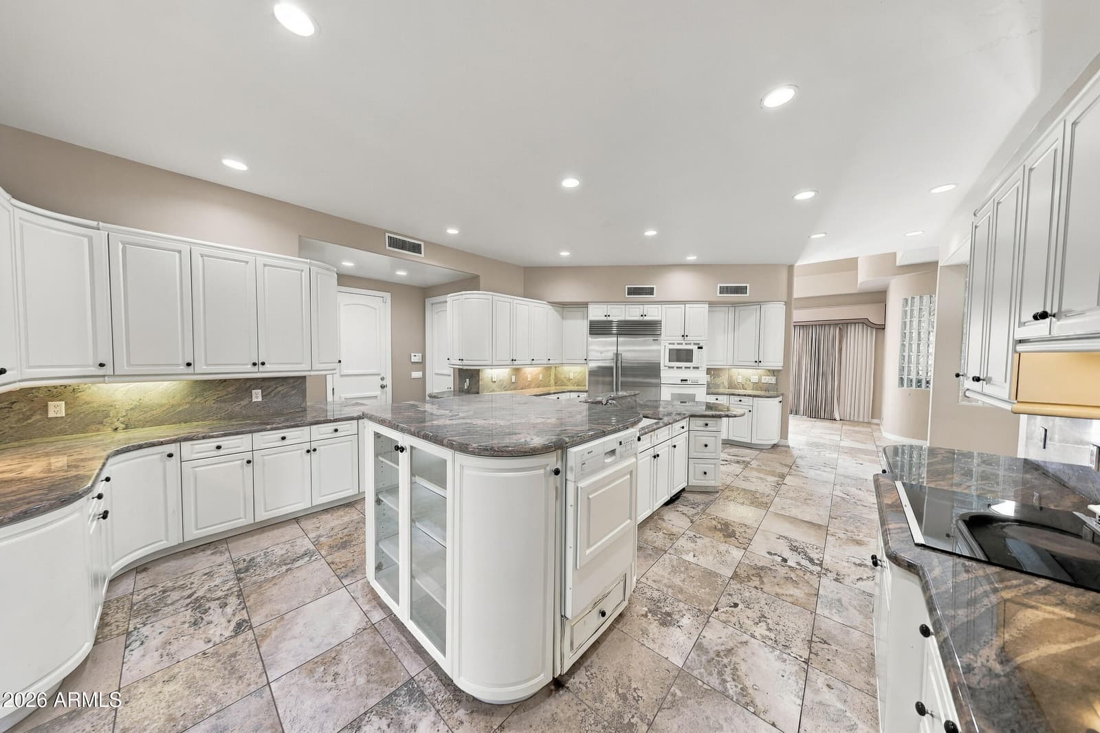 5881 W Del Lago Circle, Glendale, AZ 85308 — photo 13 of 68