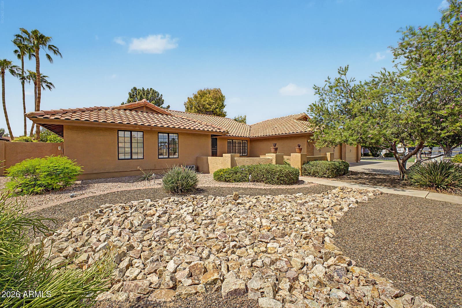 8122 S Palm Drive, Tempe, AZ 85284 — photo 1 of 43