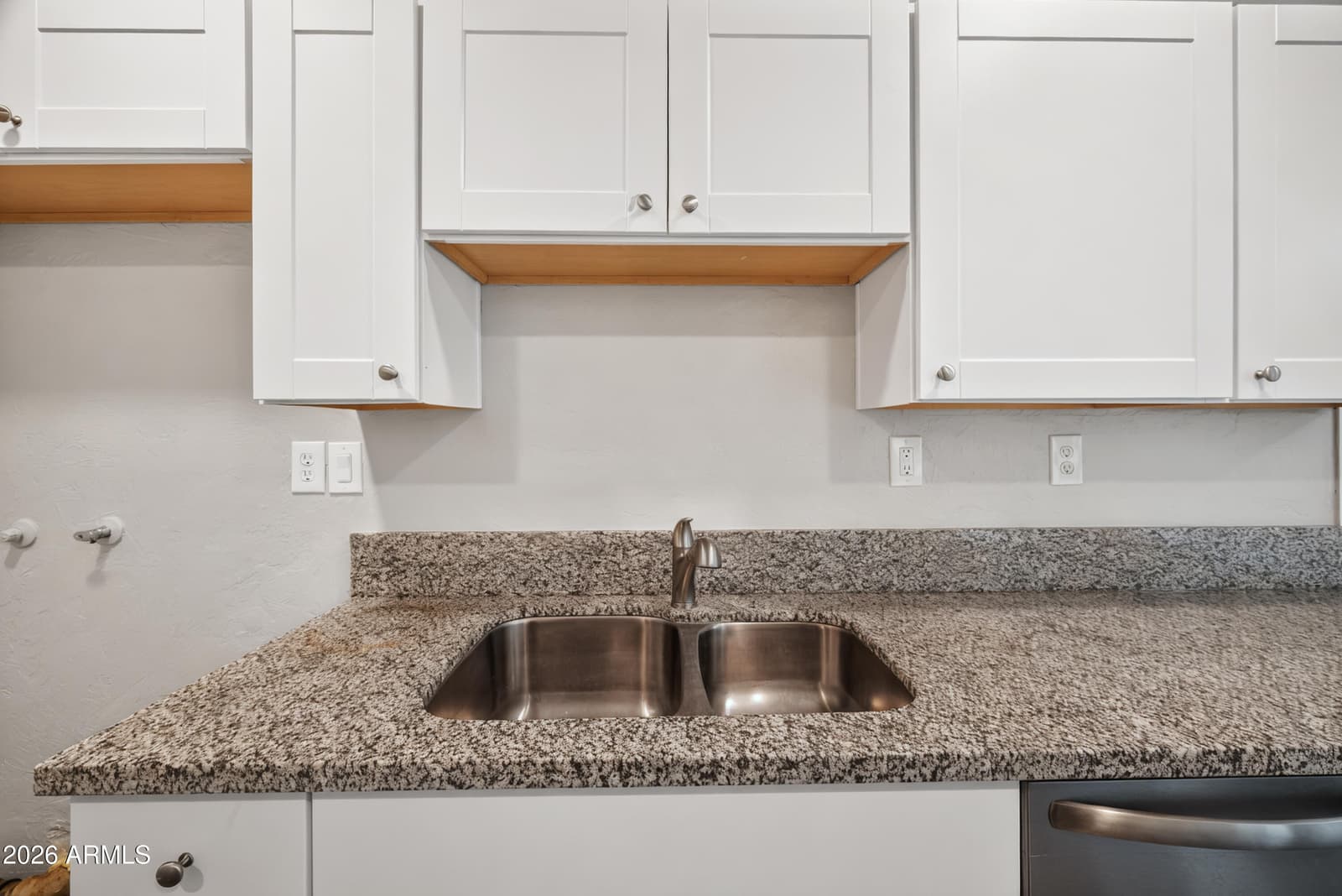 27 W James Place, Sierra Vista, AZ 85635 — photo 13 of 34