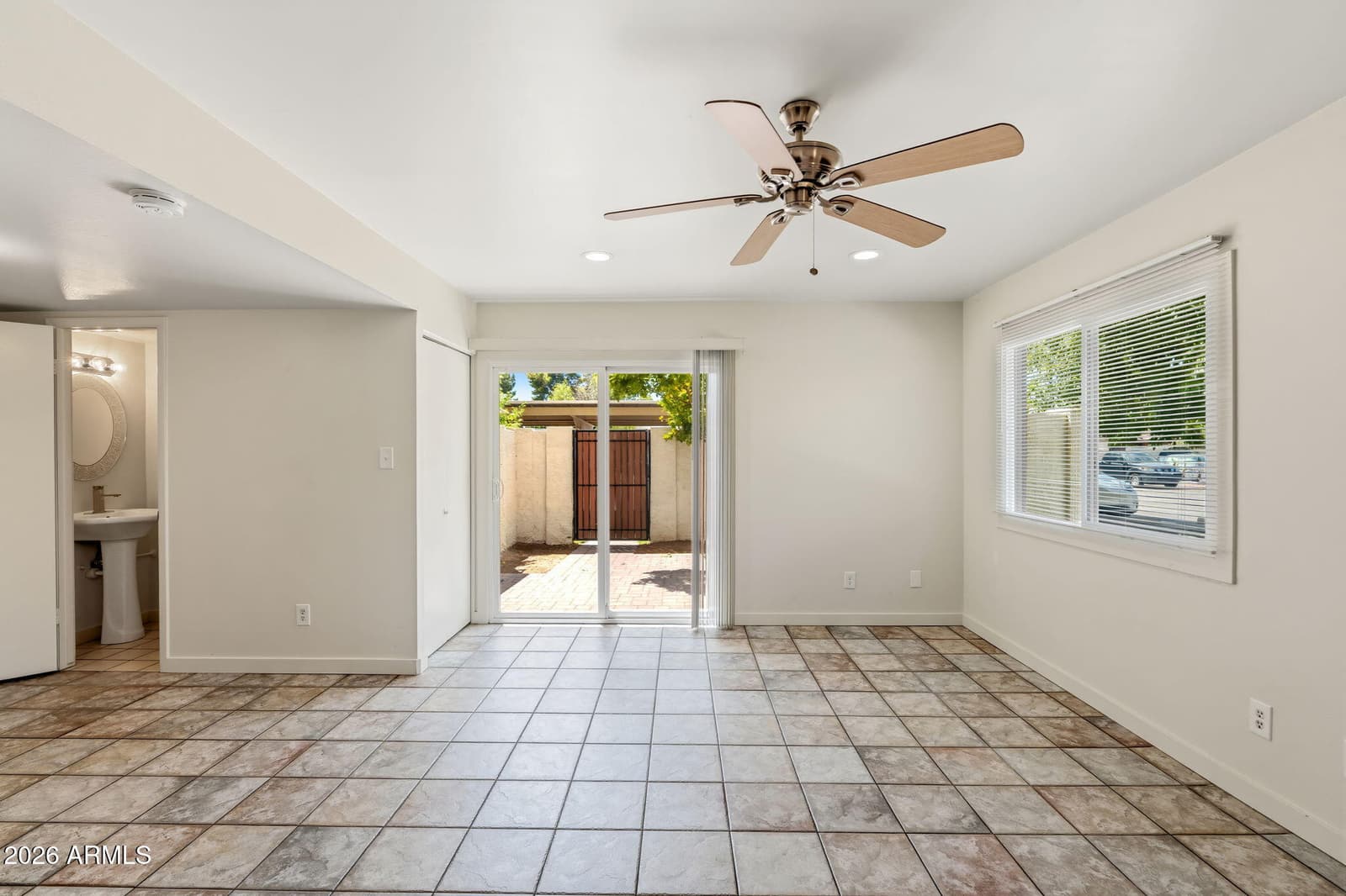7822 E Valley Vista Drive, Scottsdale, AZ 85250 — photo 3 of 31