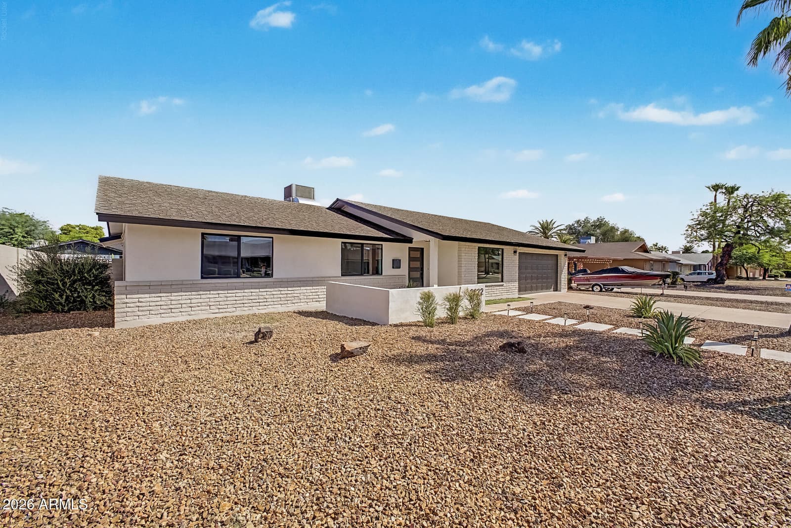 2822 E Cortez Street, Phoenix, AZ 85028 — photo 2 of 38
