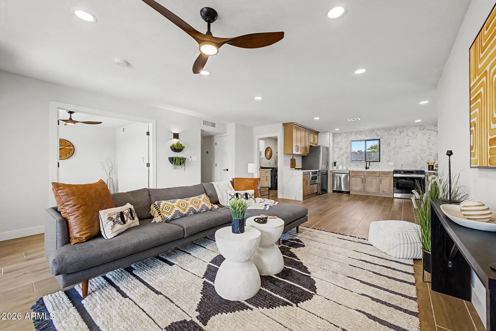 2822 E Cortez Street, Phoenix, AZ 85028 — photo 9 of 38