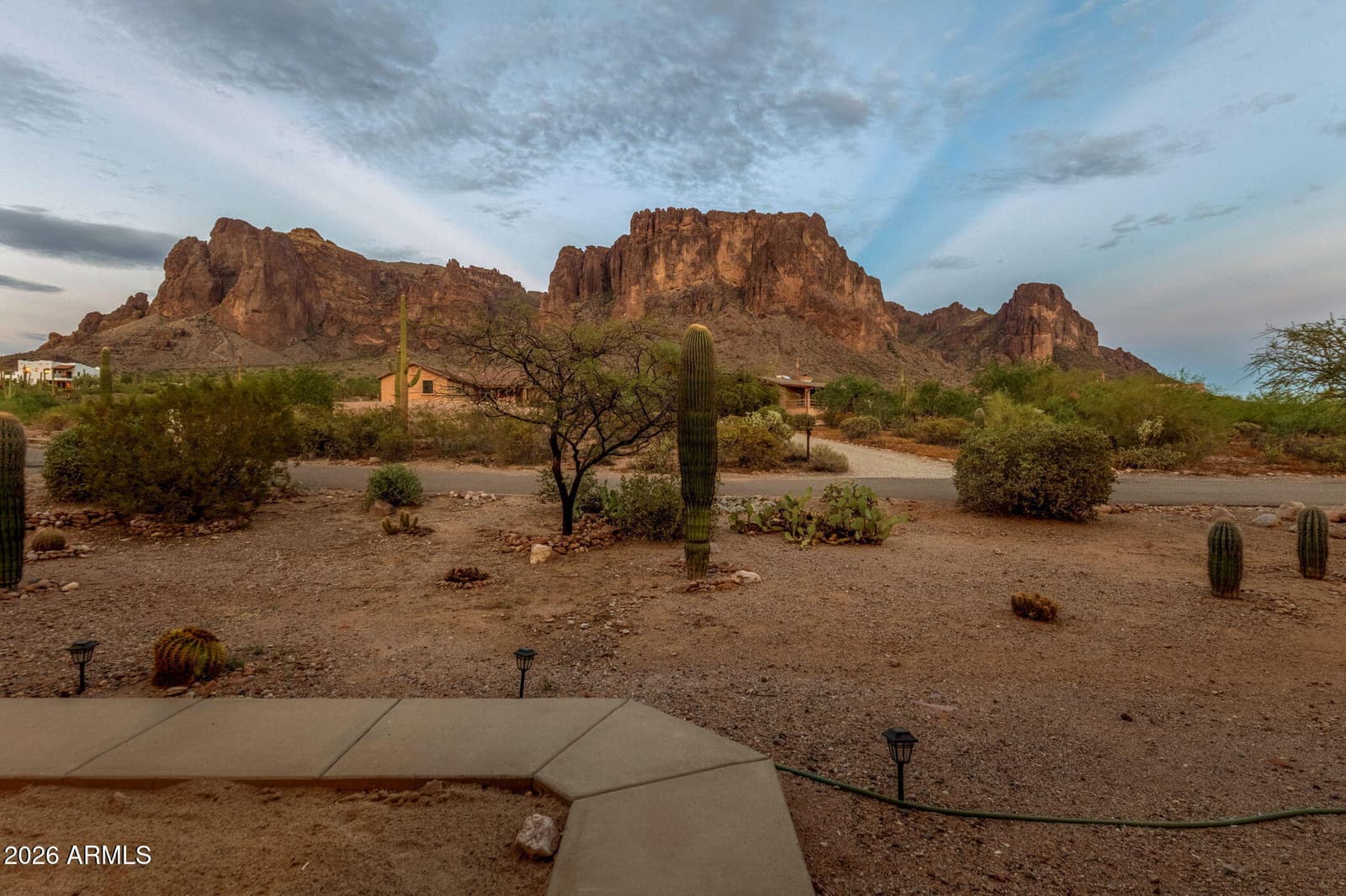 2564 N CHARLEBOIS Road, Apache Junction, AZ 85119