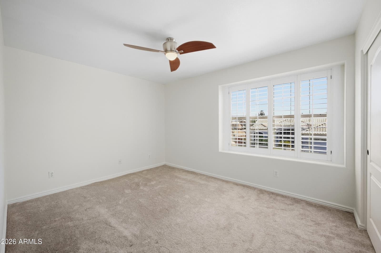 1054 E Golden Court, Chandler, AZ 85225 — photo 12 of 61