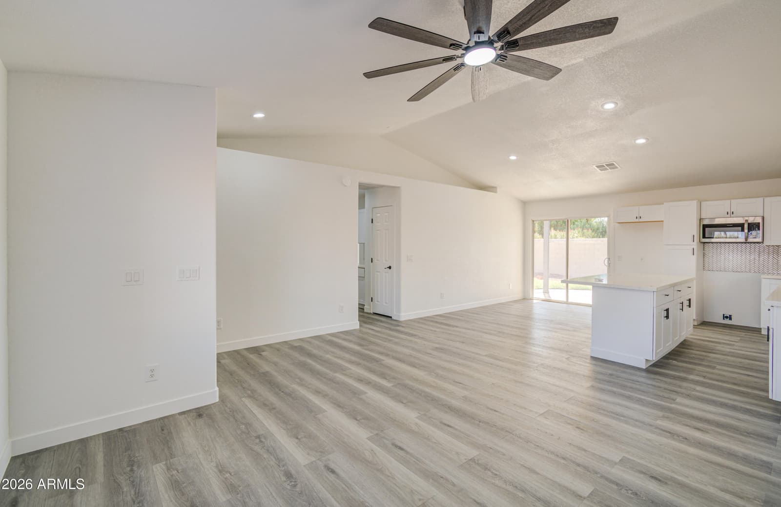 18140 N 92nd Lane, Peoria, AZ 85382 — photo 8 of 40