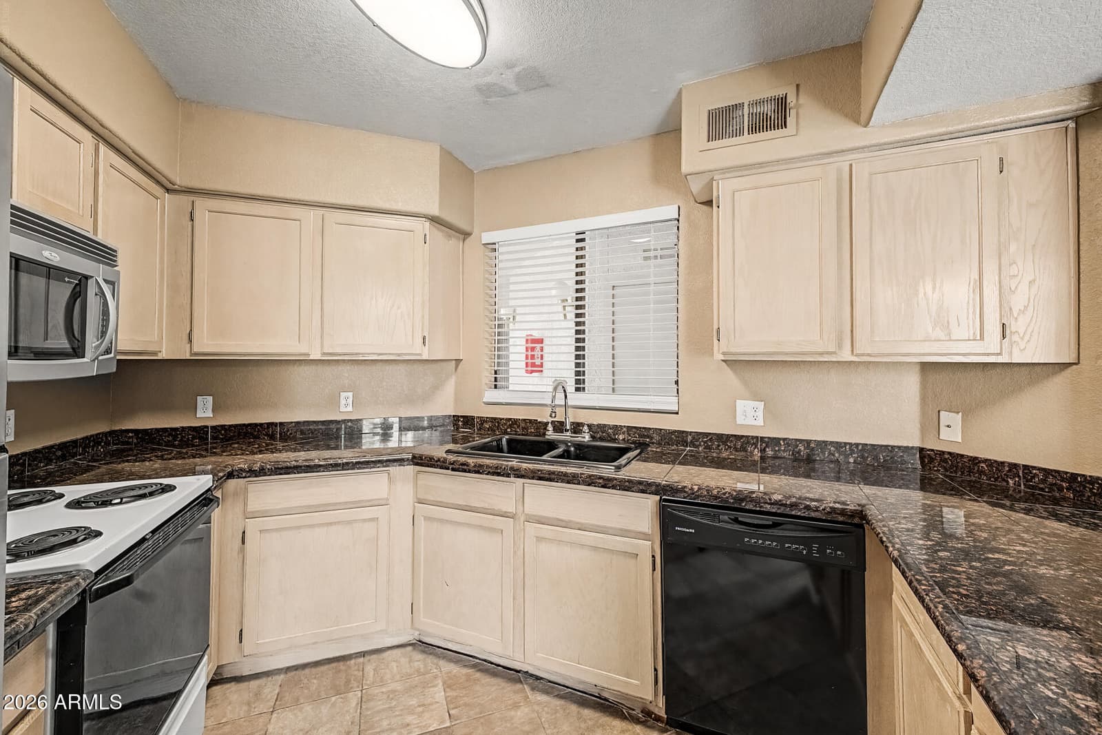 3848 N 3rd Avenue 1040, Phoenix, AZ 85013 — photo 13 of 34
