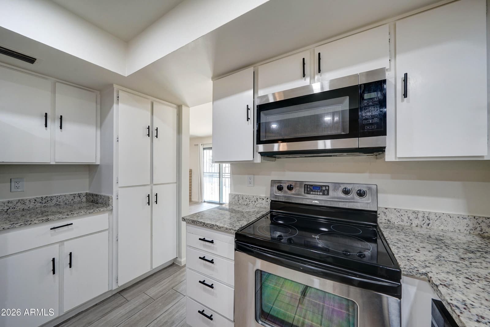 10202 N 45th Avenue, Glendale, AZ 85302 — photo 10 of 34