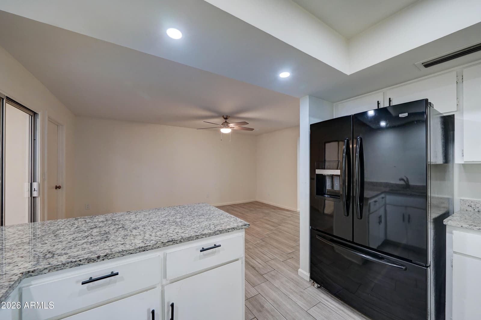 10202 N 45th Avenue, Glendale, AZ 85302 — photo 11 of 34