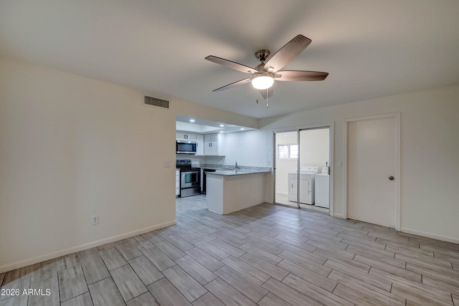 10202 N 45th Avenue, Glendale, AZ 85302 — photo 13 of 34