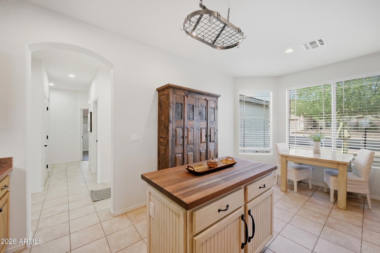 1629 W Glenhaven Drive, Phoenix, AZ 85045 — photo 11 of 45