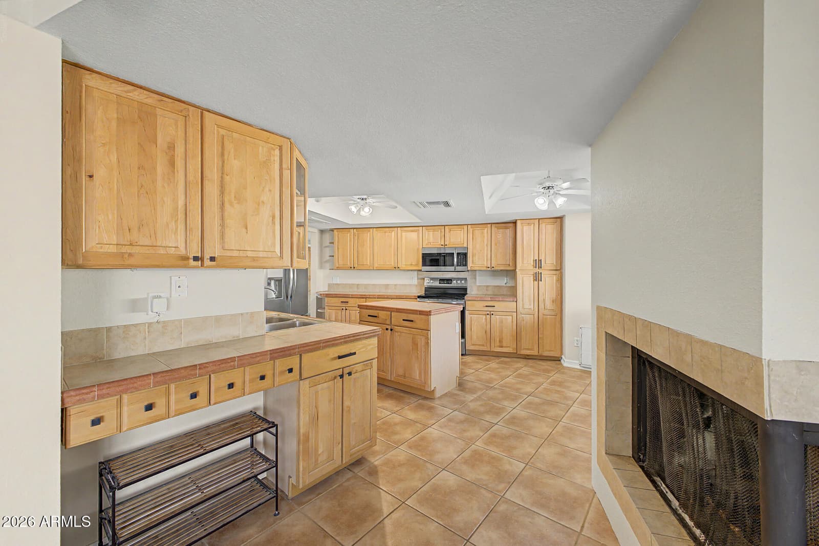 10212 S 44th Way, Phoenix, AZ 85044 — photo 14 of 33
